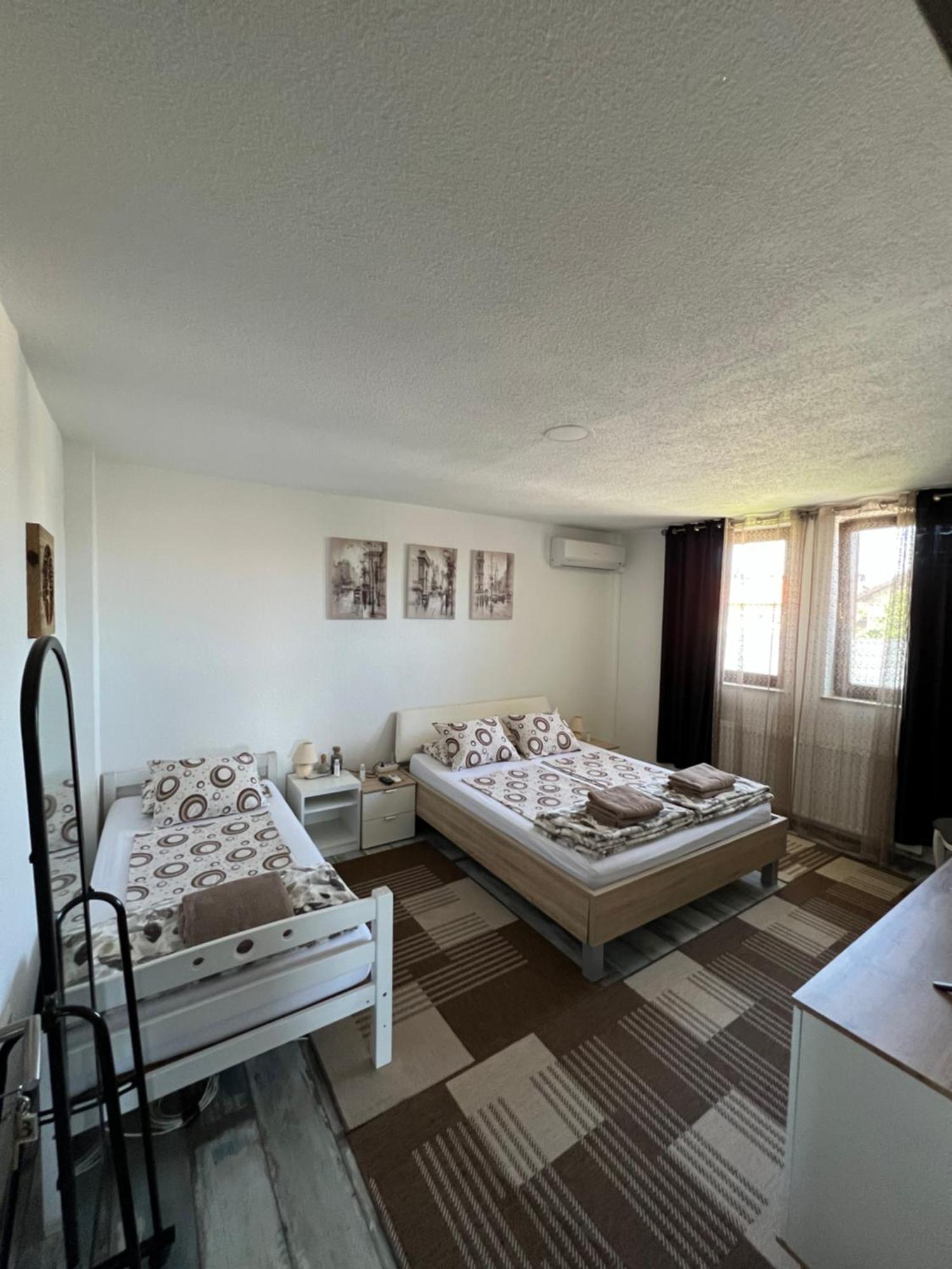 Prenociste-Sobe-Rooms-Aman บีฮัช ภายนอก รูปภาพ