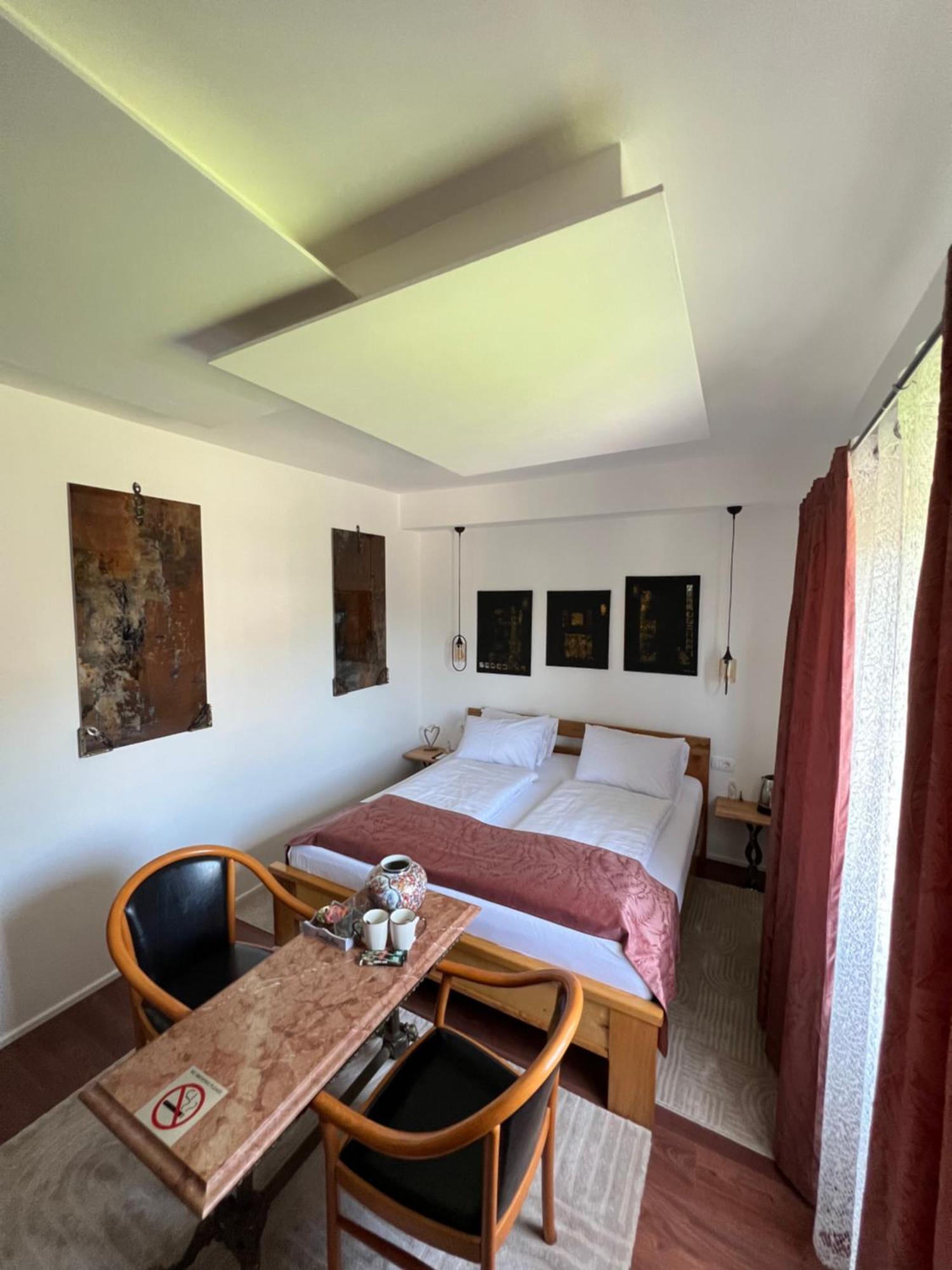 Prenociste-Sobe-Rooms-Aman บีฮัช ภายนอก รูปภาพ